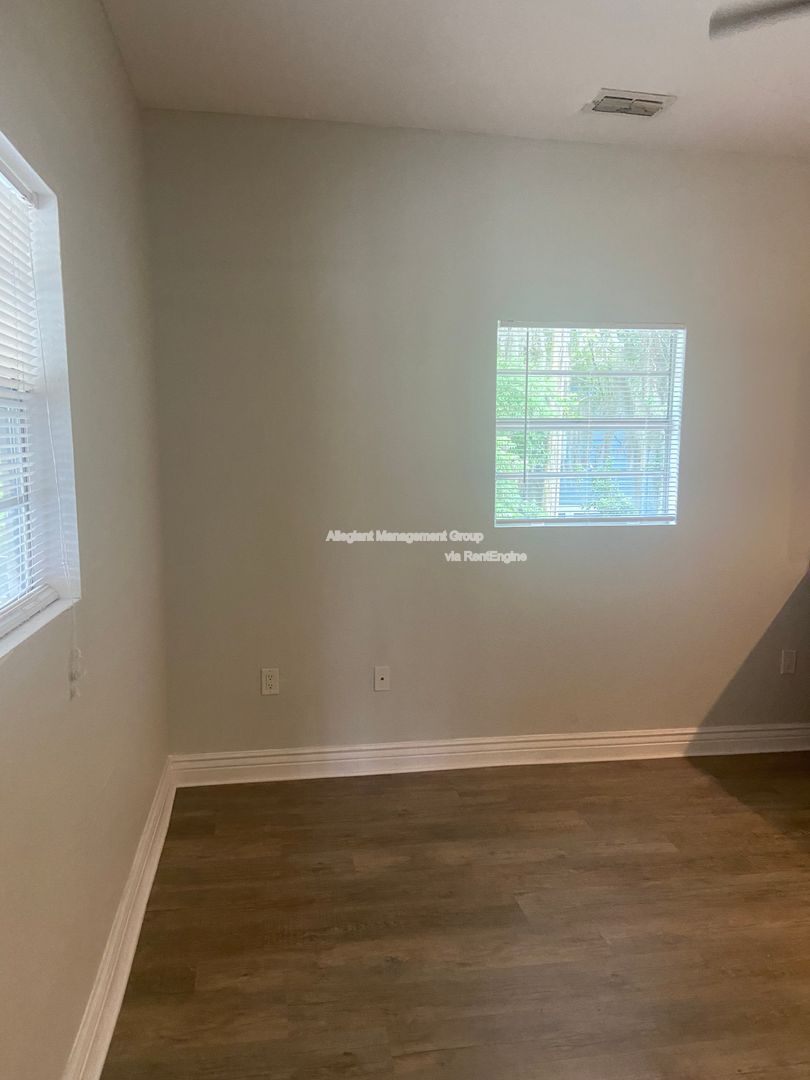 Available Now! 1/1 apartment conveniently located in Downtown Kissimmee property image