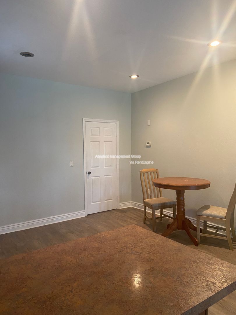 Available Now! 1/1 apartment conveniently located in Downtown Kissimmee property image