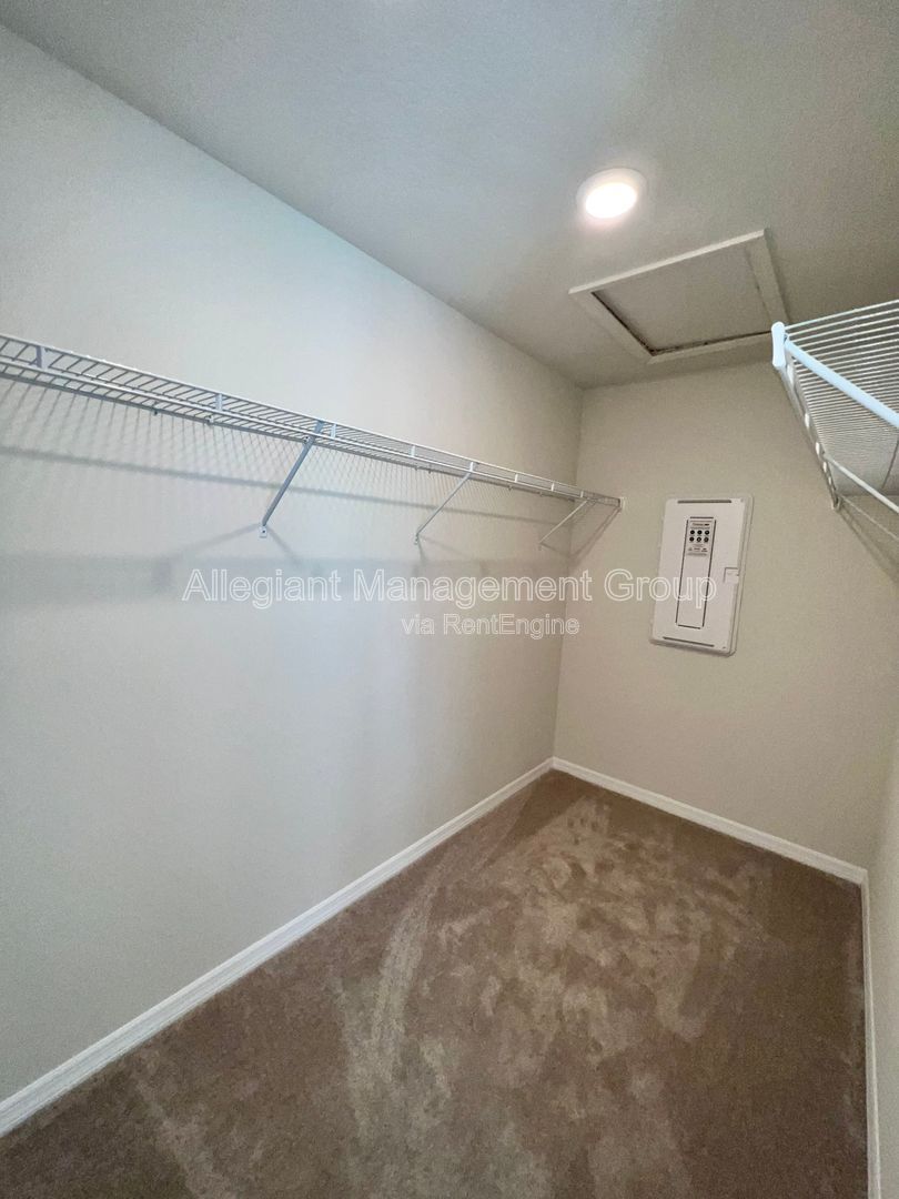 **AVAILABLE NOW** Three Bedroom Townhome for Rent in Kissimmee! property image