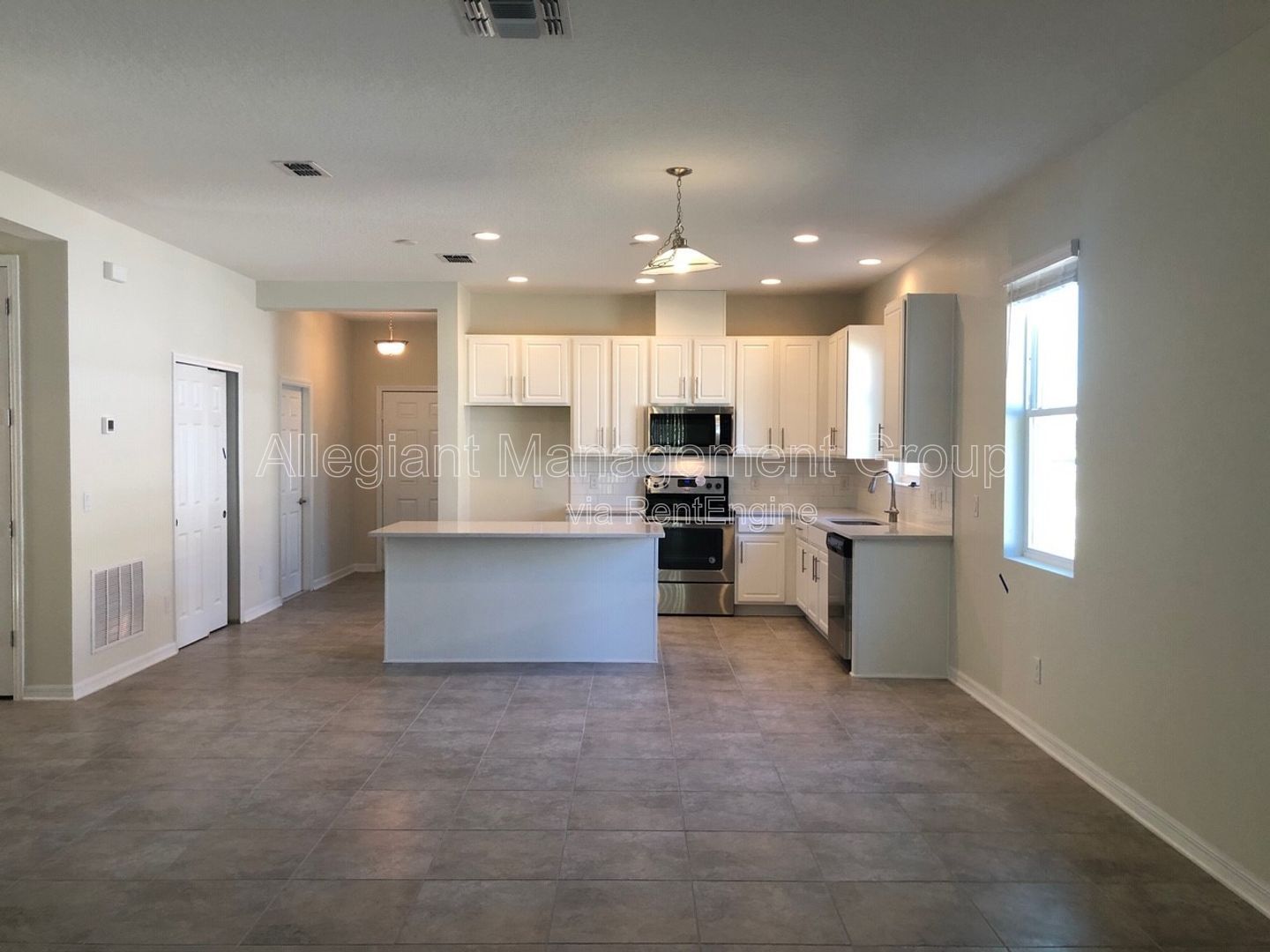 **AVAILABLE NOW** 3 bed/2 bath Home for Rent in Eagle Lake property image