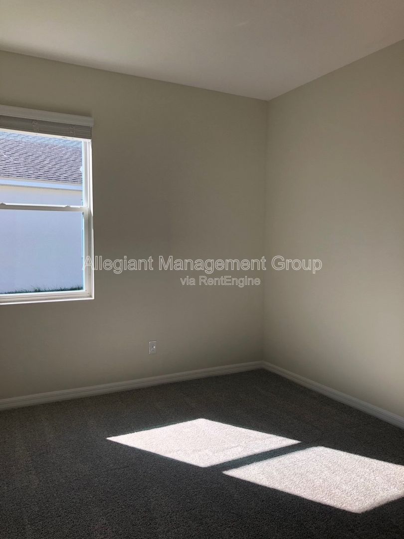 **AVAILABLE NOW** 3 bed/2 bath Home for Rent in Eagle Lake property image