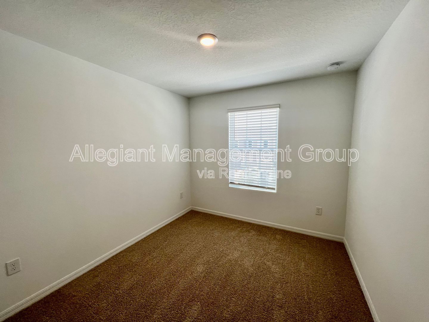 **AVAILABLE NOW** 3 Bedroom Townhome in Kissimmee For Rent! property image