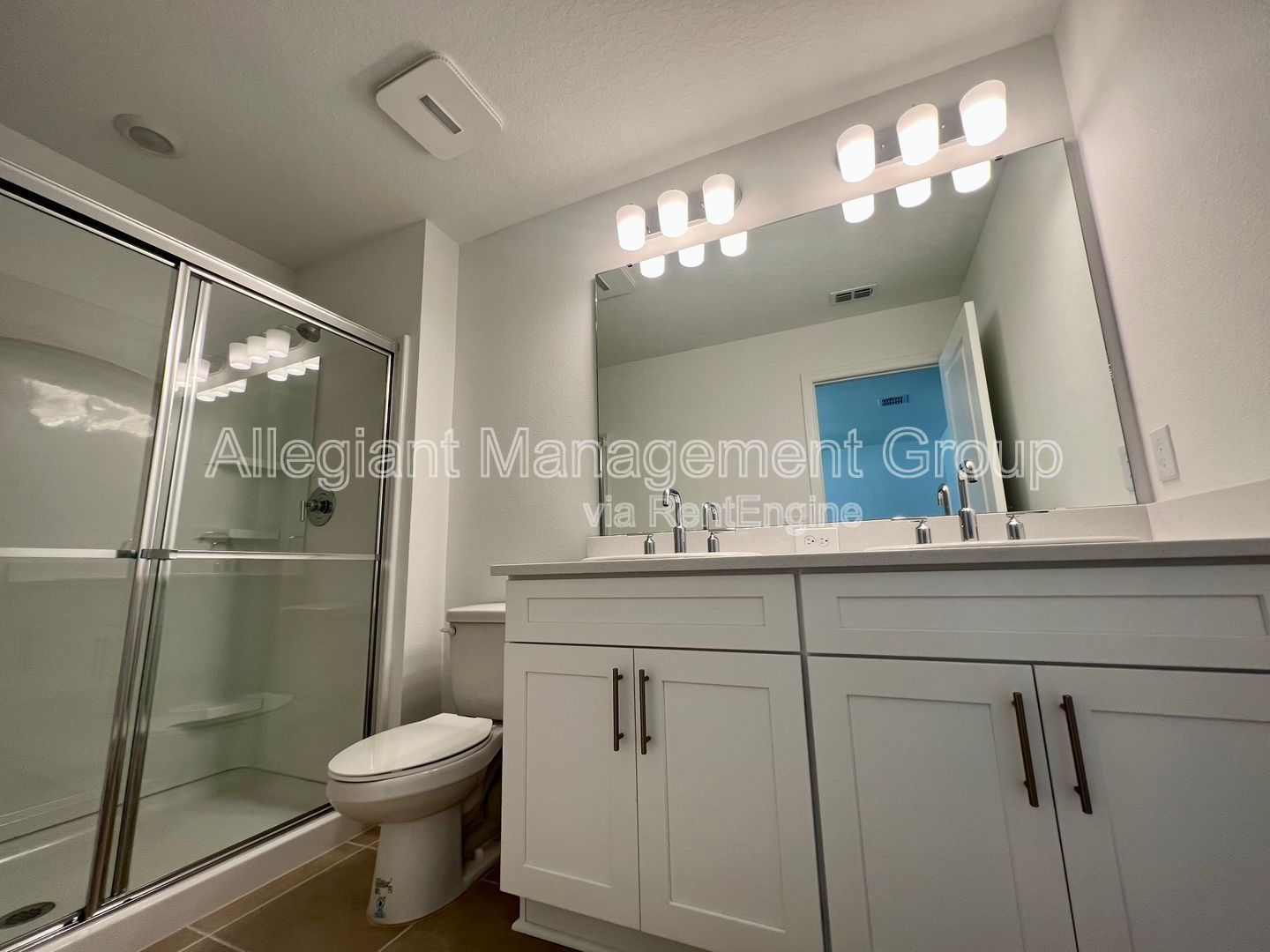 **AVAILABLE NOW** 3 Bedroom Townhome in Kissimmee For Rent! property image