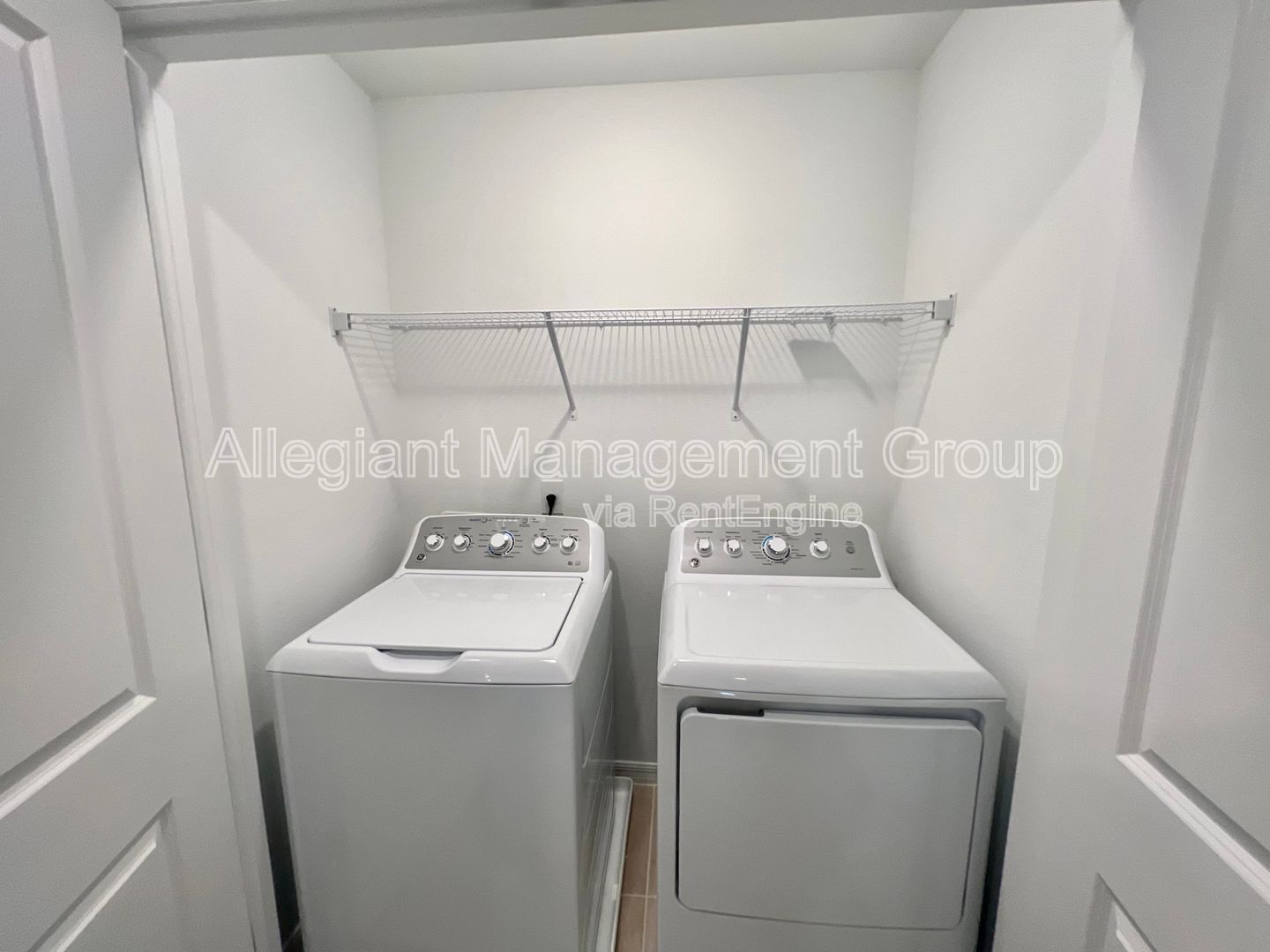 **AVAILABLE NOW** 3 Bedroom Townhome in Kissimmee For Rent! property image