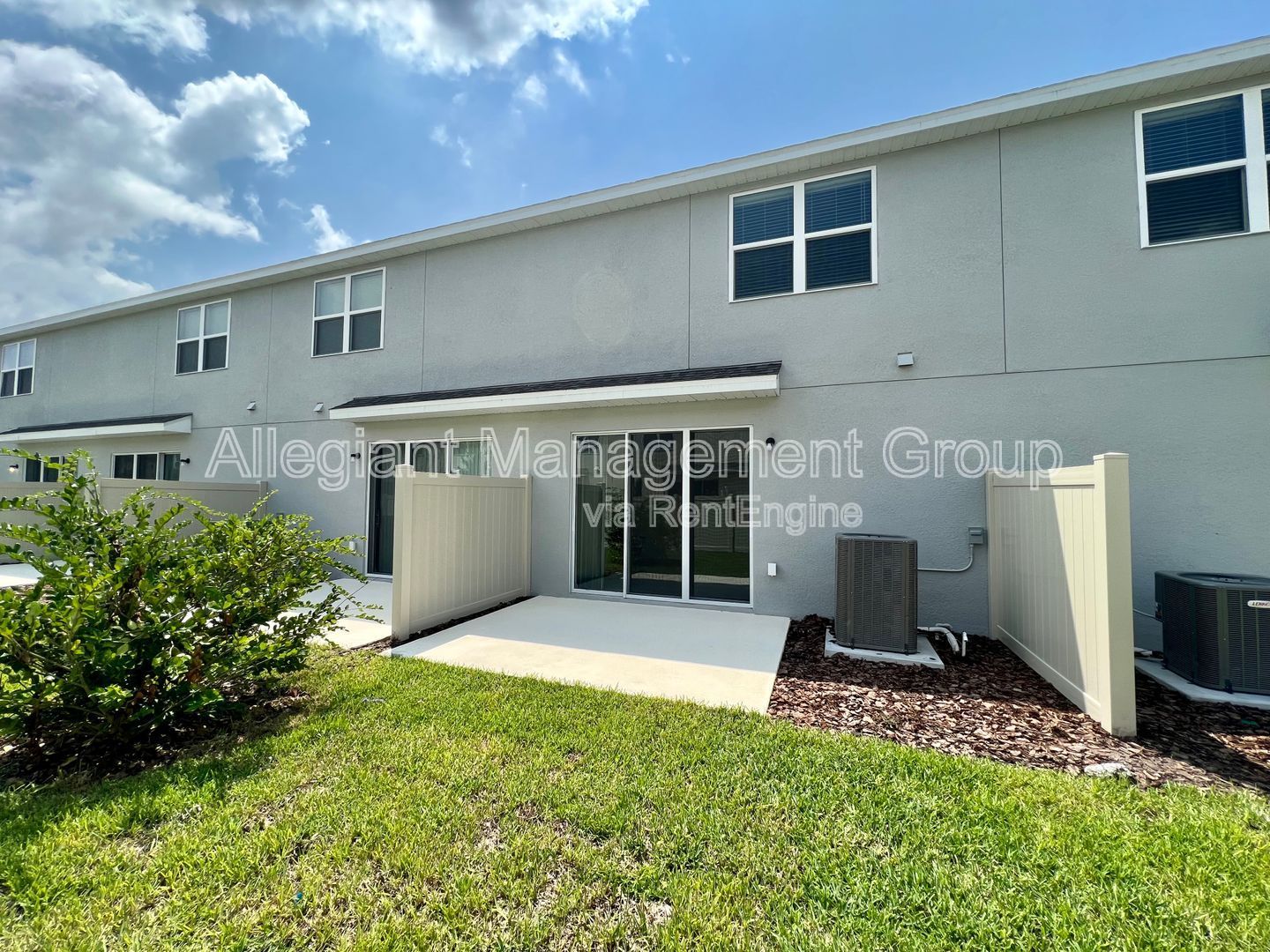 **AVAILABLE NOW** 3 Bedroom Townhome in Kissimmee For Rent! property image