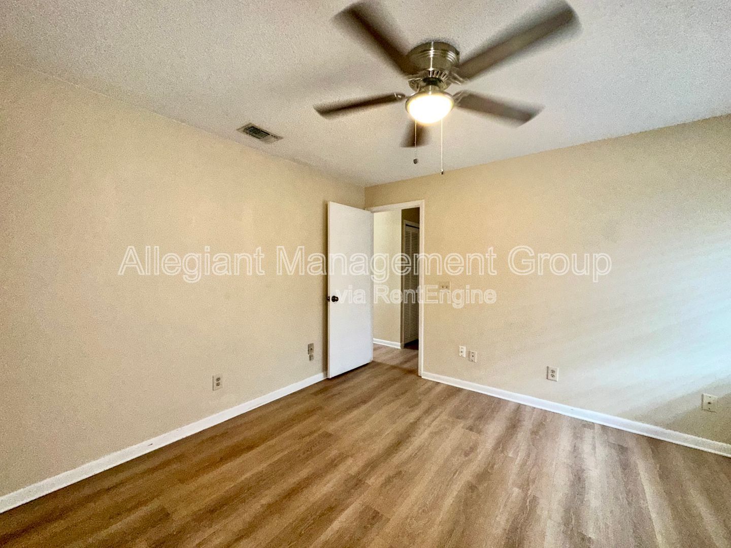 Available Now!! Lovely 3 bedroom 2 bath home available in Kissimmee property image