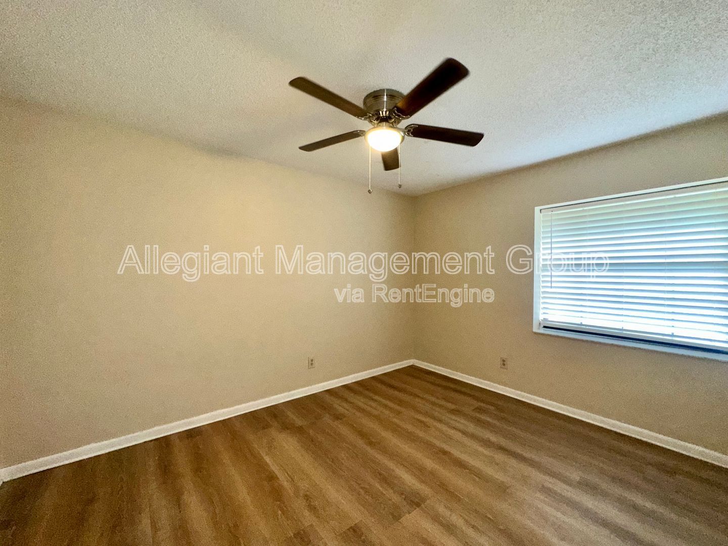 Available Now!! Lovely 3 bedroom 2 bath home available in Kissimmee property image