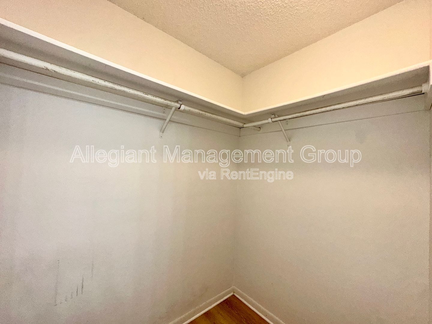 Available Now!! Lovely 3 bedroom 2 bath home available in Kissimmee property image