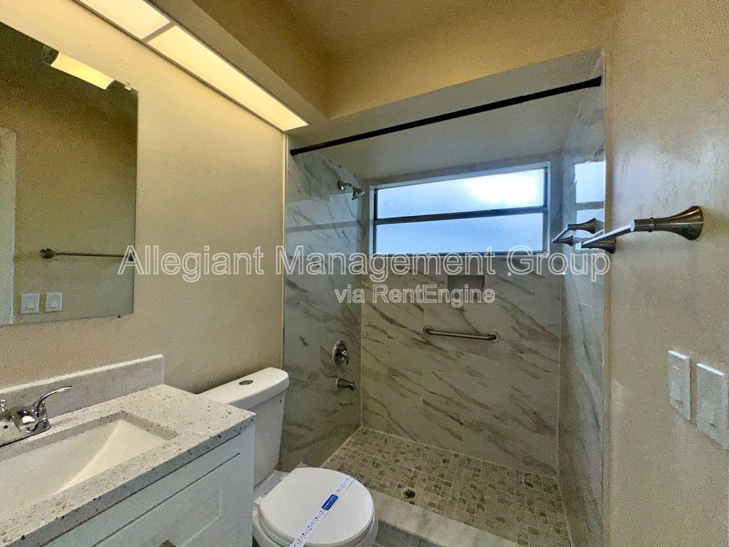 Available Now!! Lovely 3 bedroom 2 bath home available in Kissimmee property image