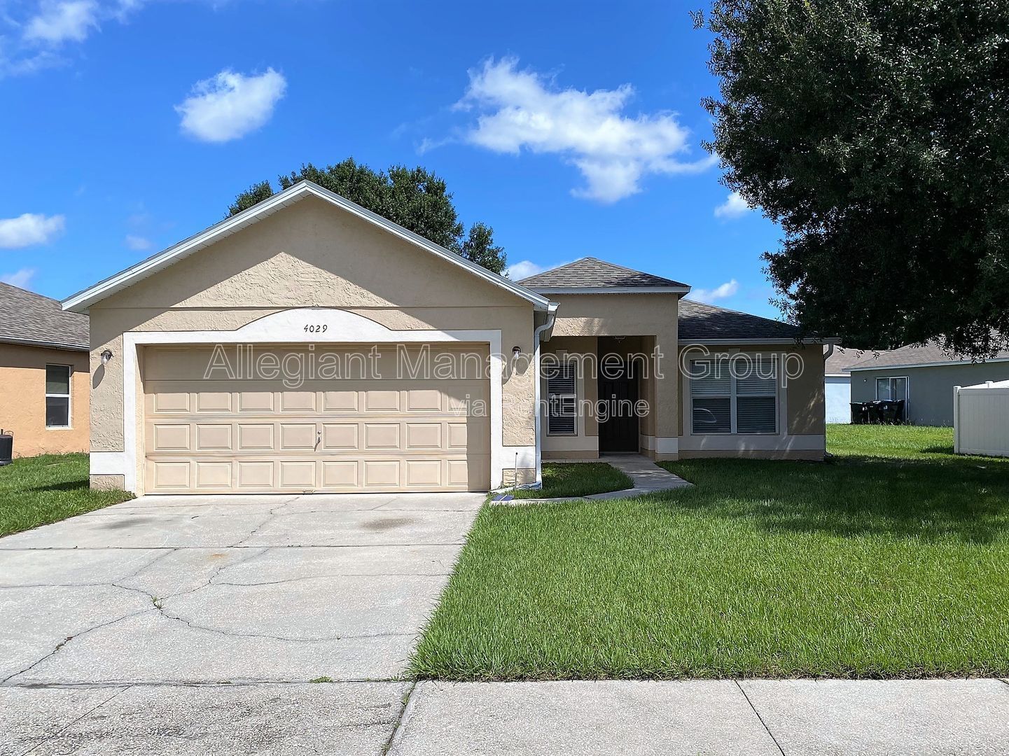 AVAILABLE NOW! UCF Area 3 Bedroom Home For Rent with Lawn Care Included! property image