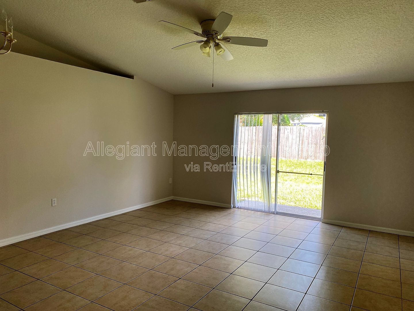 AVAILABLE NOW! UCF Area 3 Bedroom Home For Rent with Lawn Care Included! property image