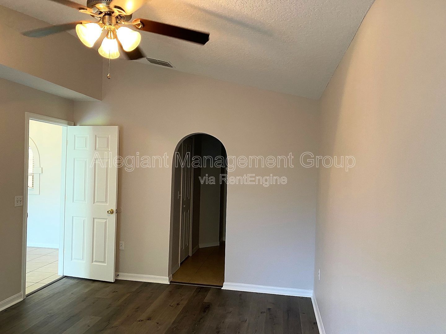 AVAILABLE NOW! UCF Area 3 Bedroom Home For Rent with Lawn Care Included! property image