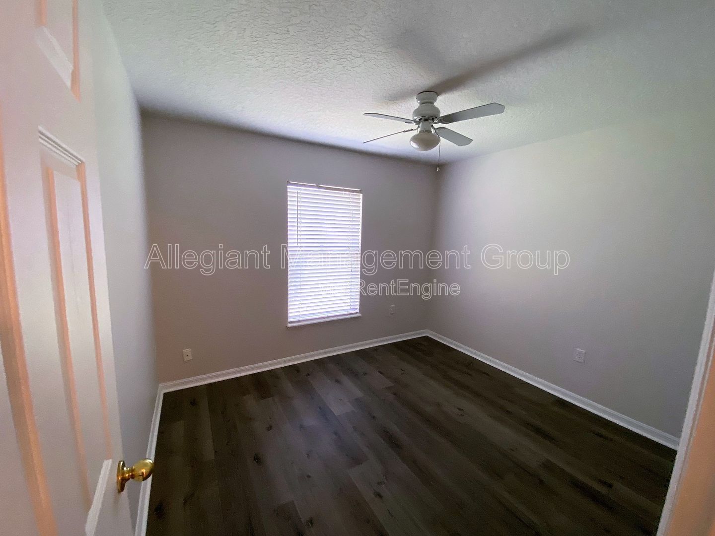 AVAILABLE NOW! UCF Area 3 Bedroom Home For Rent with Lawn Care Included! property image