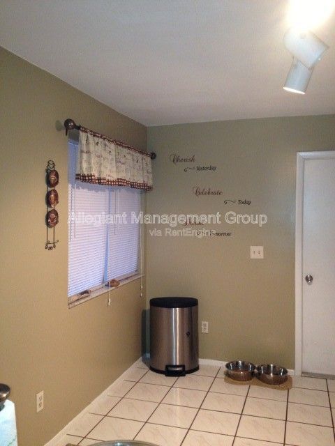 3/2 Duplex In Whisper Lakes Community ~ Fenced Yard ~ property image