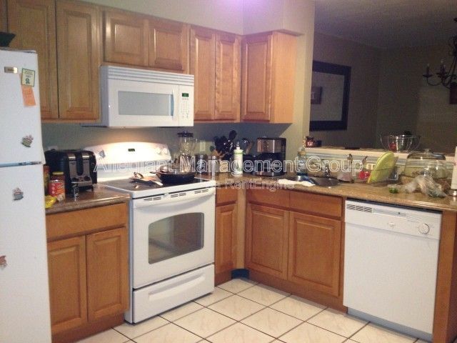 3/2 Duplex In Whisper Lakes Community ~ Fenced Yard ~ property image