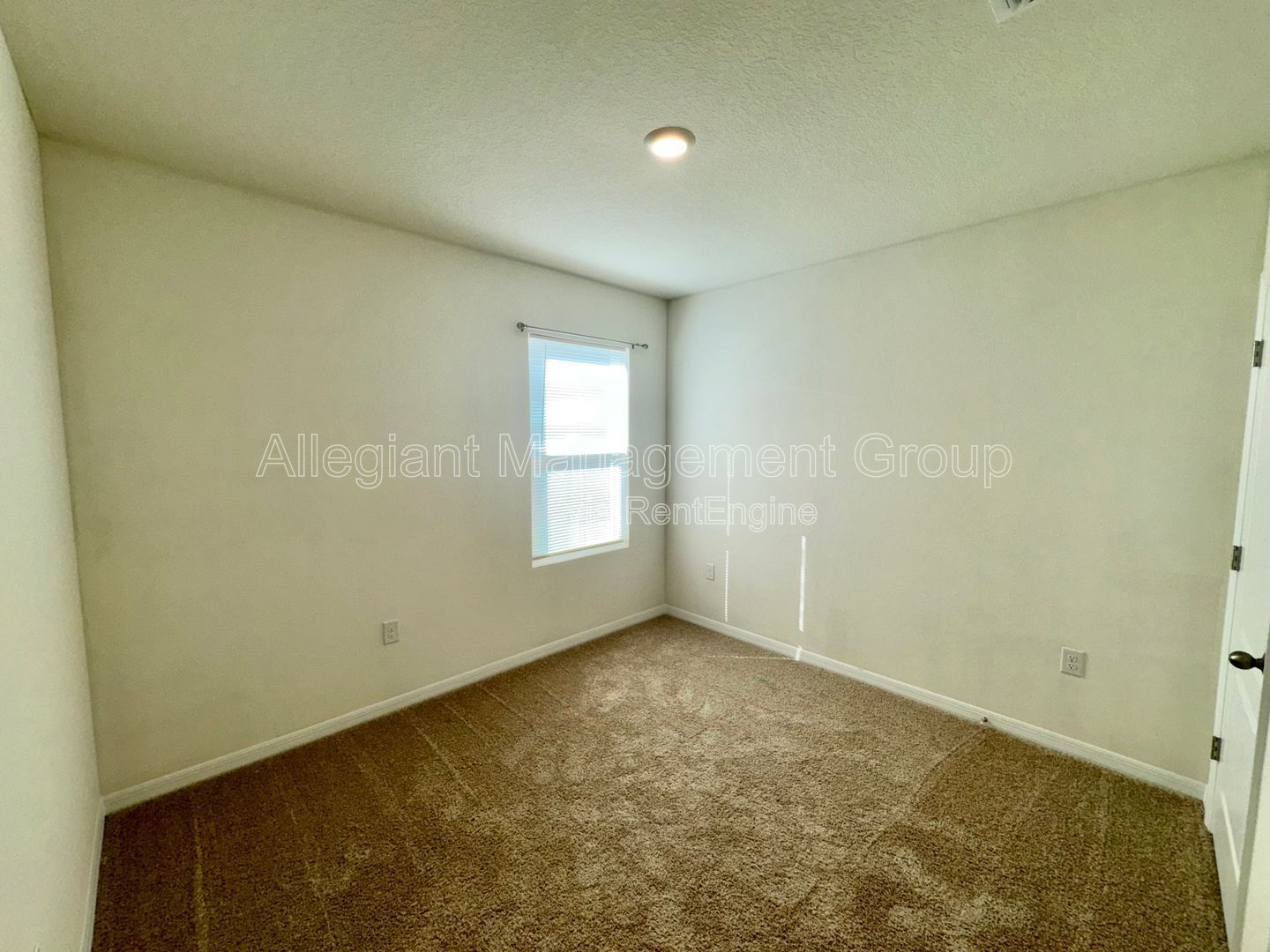 Four Bedroom Home For Rent in Saint Cloud! property image