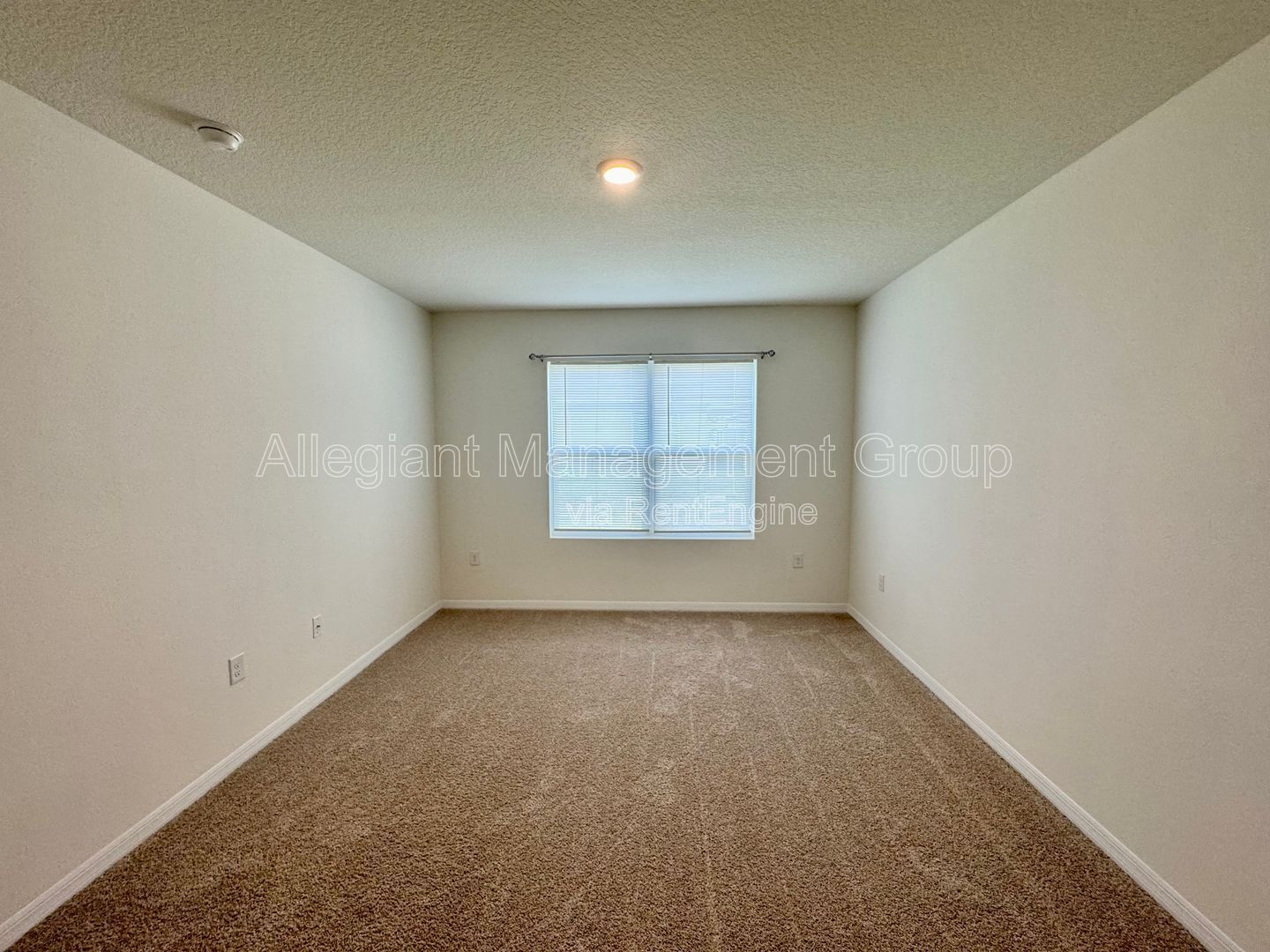 Four Bedroom Home For Rent in Saint Cloud! property image