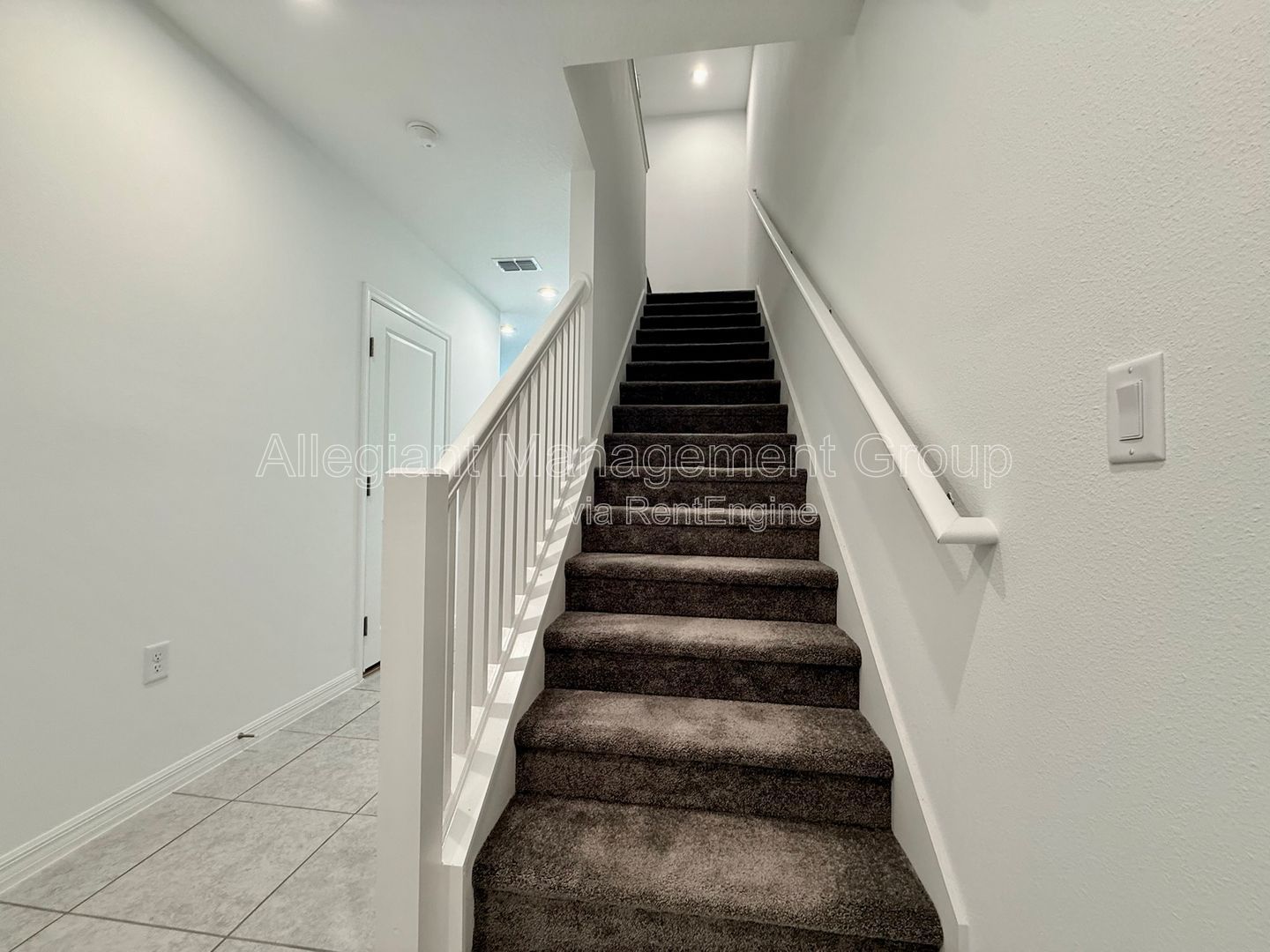 New Construction 3 Bedroom Townhome For Rent in Davenport/Four Corners Area! property image