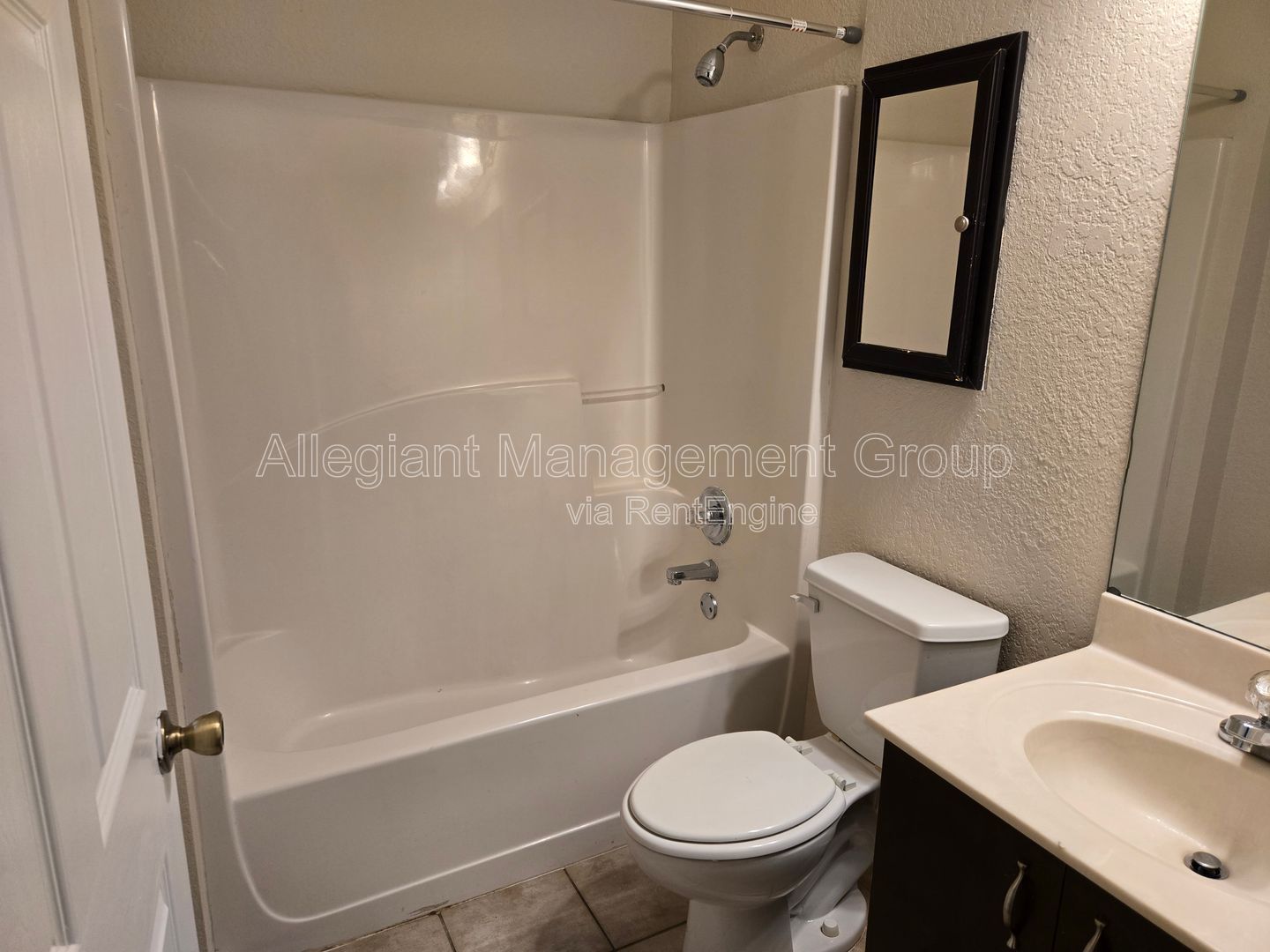 Available now! Resort Style Living~ 2/2 Condo In Lake Marion Golf Resort ~ First Floor Unit ~ property image