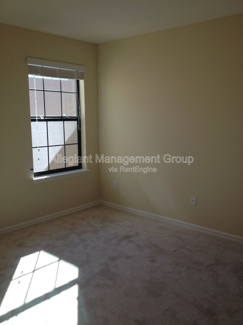 3 Bedroom 2.5 Bath Two Story Townhome For Rent In Ocoee! property image