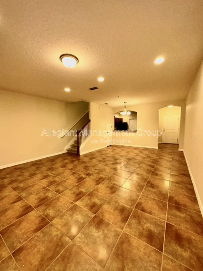 3 Bedroom 2.5 Bath Two Story Townhome For Rent In Ocoee! property image