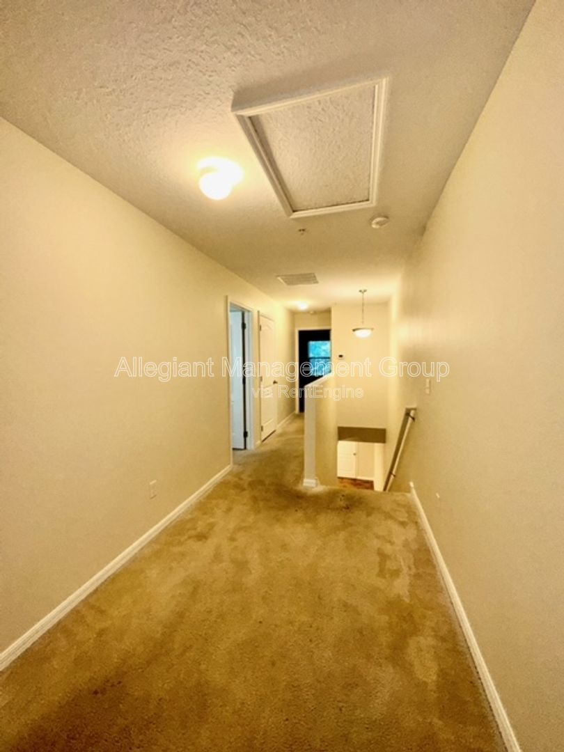 3 Bedroom 2.5 Bath Two Story Townhome For Rent In Ocoee! property image