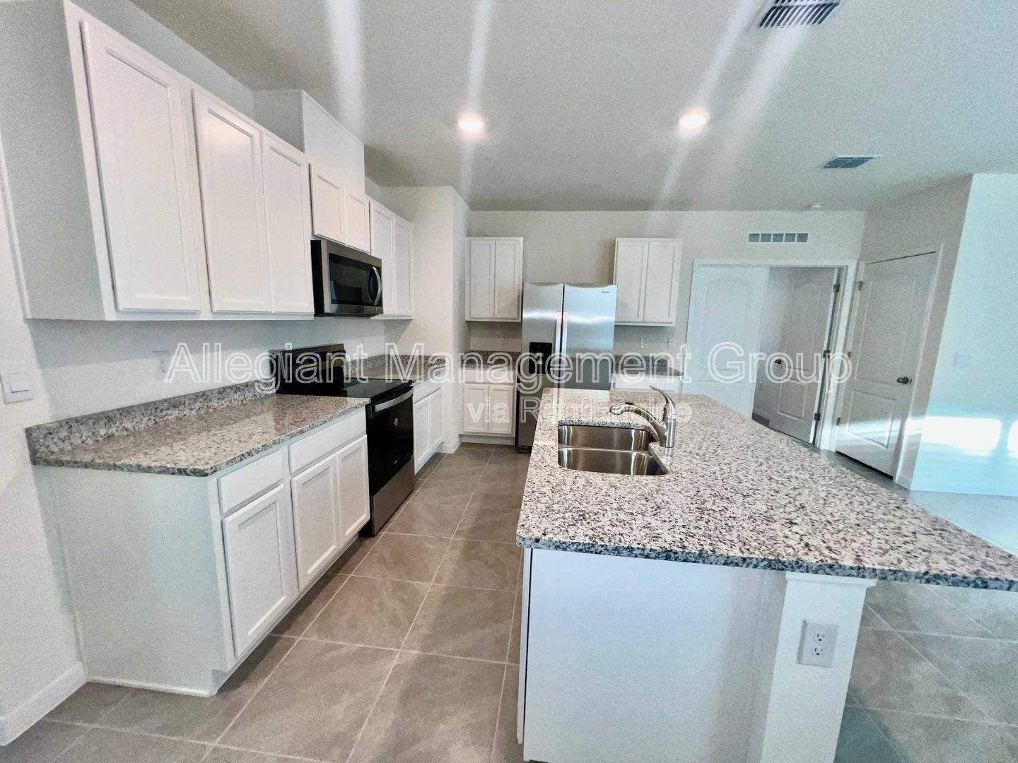 **MOVE IN SPECIAL 3/2 Single Family Home in Harmony West For Rent! property image