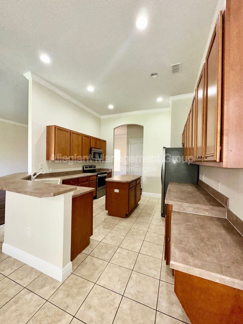 3/3 Plus Den in Bellalago Kissimmee property image