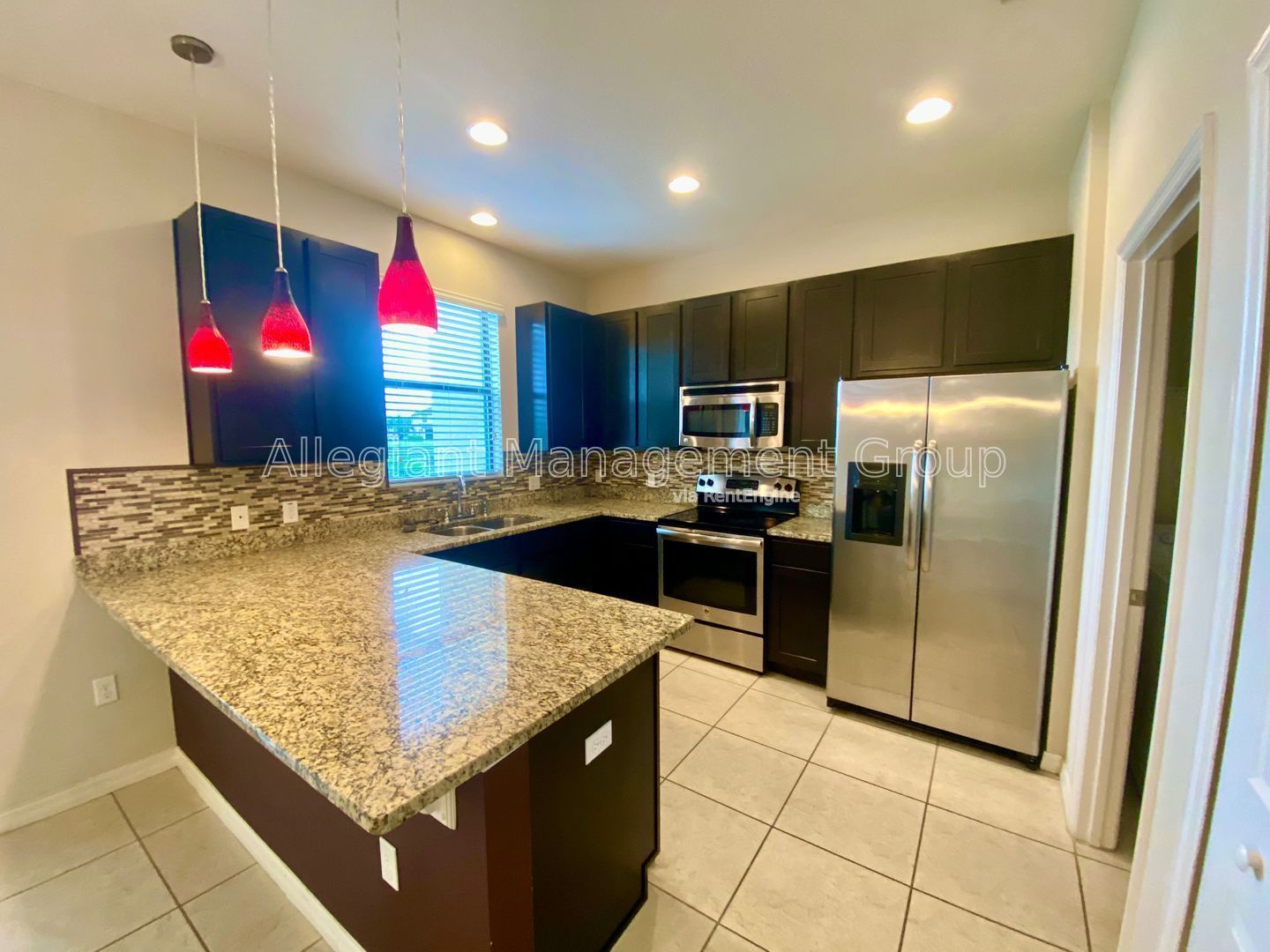 **COMING SOON** Three Bedroom Townhome for Rent in Saint Cloud **Gated Community** property image