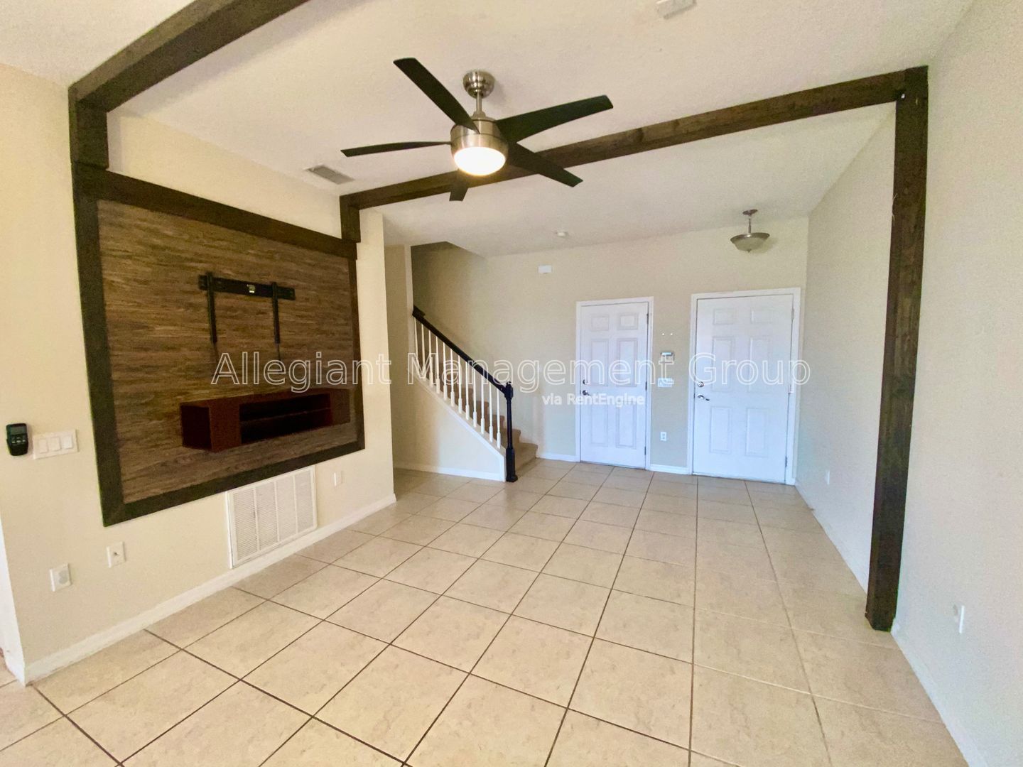 **COMING SOON** Three Bedroom Townhome for Rent in Saint Cloud **Gated Community** property image