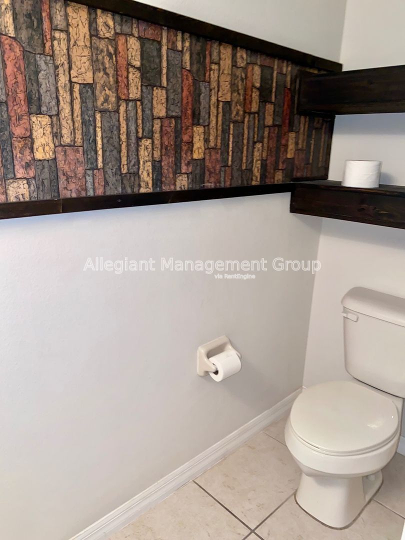 **COMING SOON** Three Bedroom Townhome for Rent in Saint Cloud **Gated Community** property image