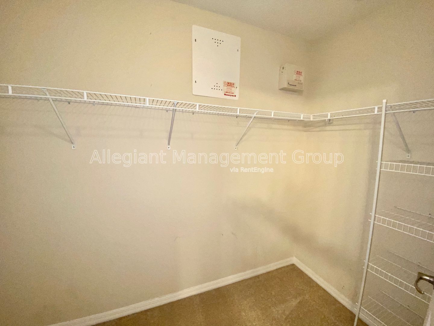 **COMING SOON** Three Bedroom Townhome for Rent in Saint Cloud **Gated Community** property image