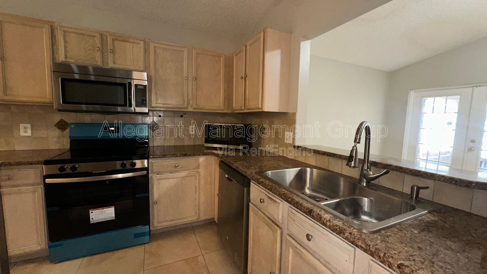 ***Limited-Time Leasing Offer***3/2.5 Home W/Converted Garage for Rent in Stonegate Community property image