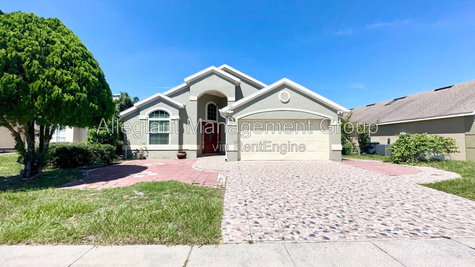 AVAILABLE NOW! 4/2 Home with a screened-in pool For Rent in Davenport! property image