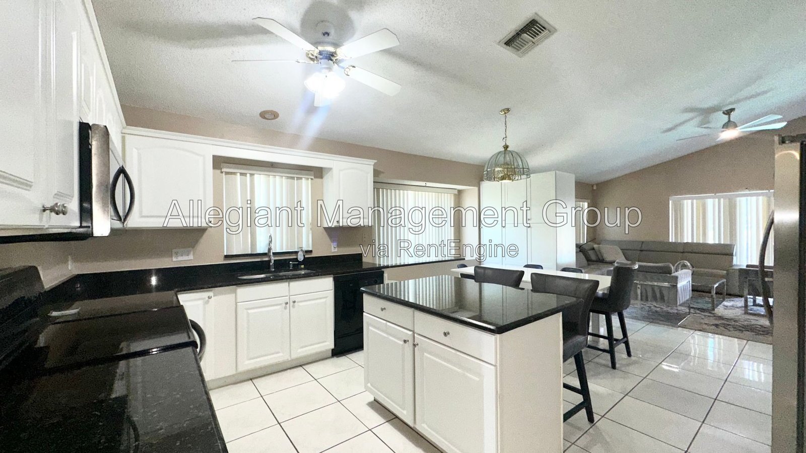 AVAILABLE NOW! 4/2 Home with a screened-in pool For Rent in Davenport! property image