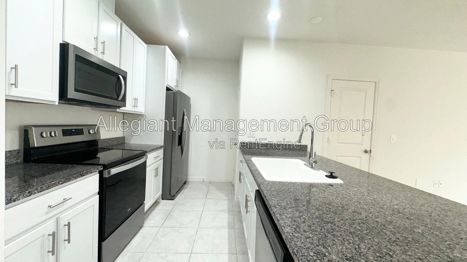 Sanford Townhome with Community Pool, 3 Bedrooms. property image