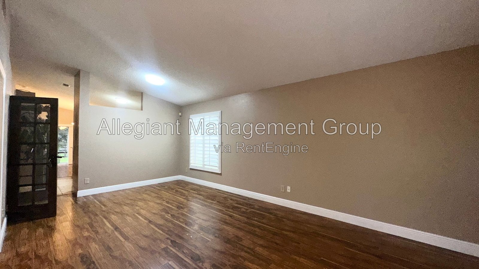 Orlando Home with 2-Car Garage & Spacious Driveway. property image
