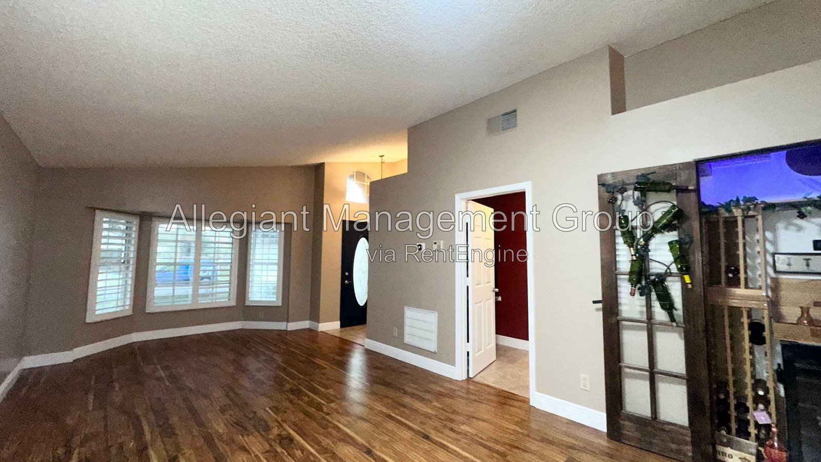 Orlando Home with 2-Car Garage & Spacious Driveway. property image