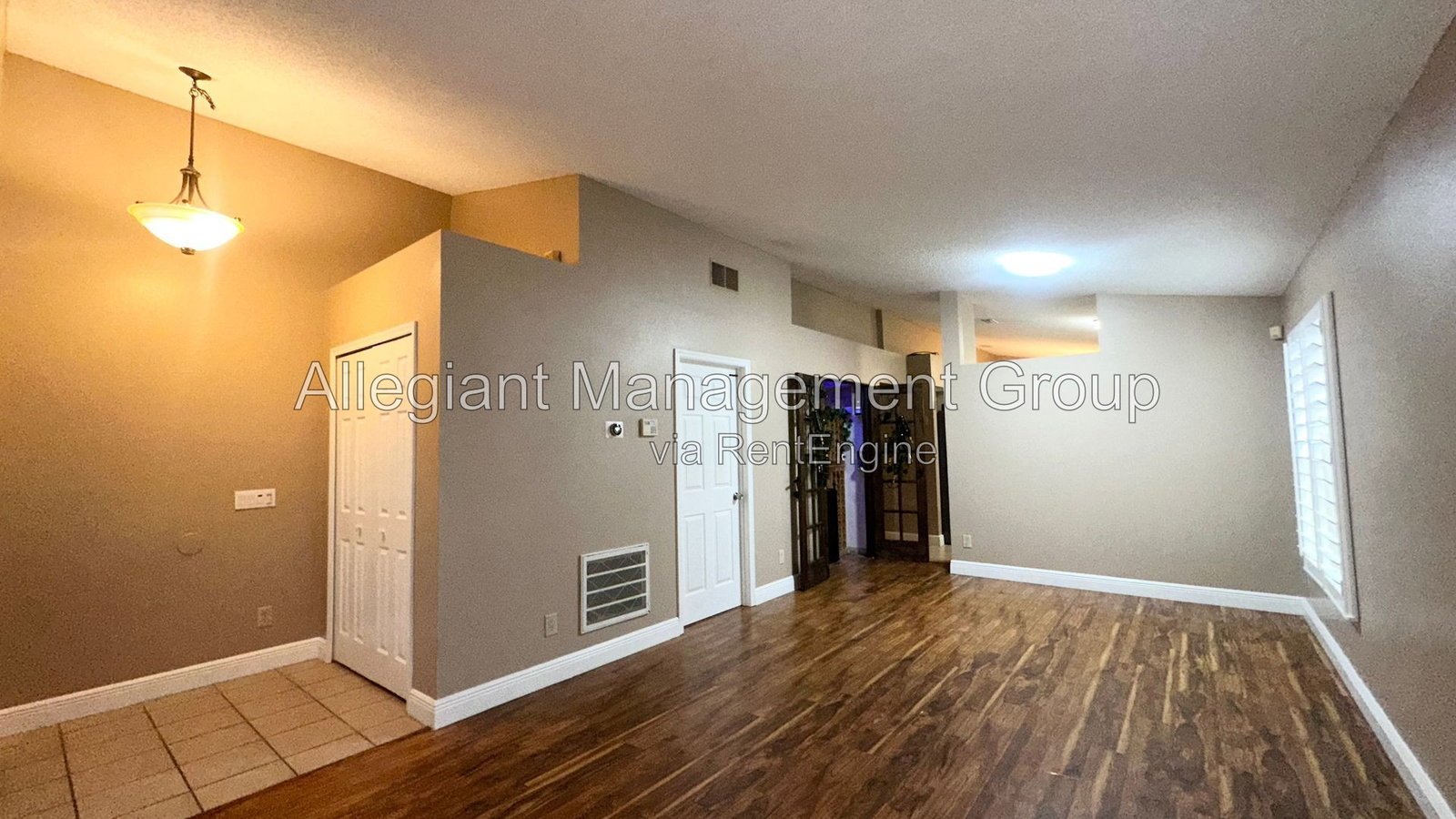 Orlando Home with 2-Car Garage & Spacious Driveway. property image