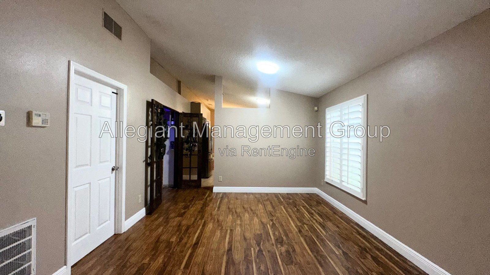 Orlando Home with 2-Car Garage & Spacious Driveway. property image