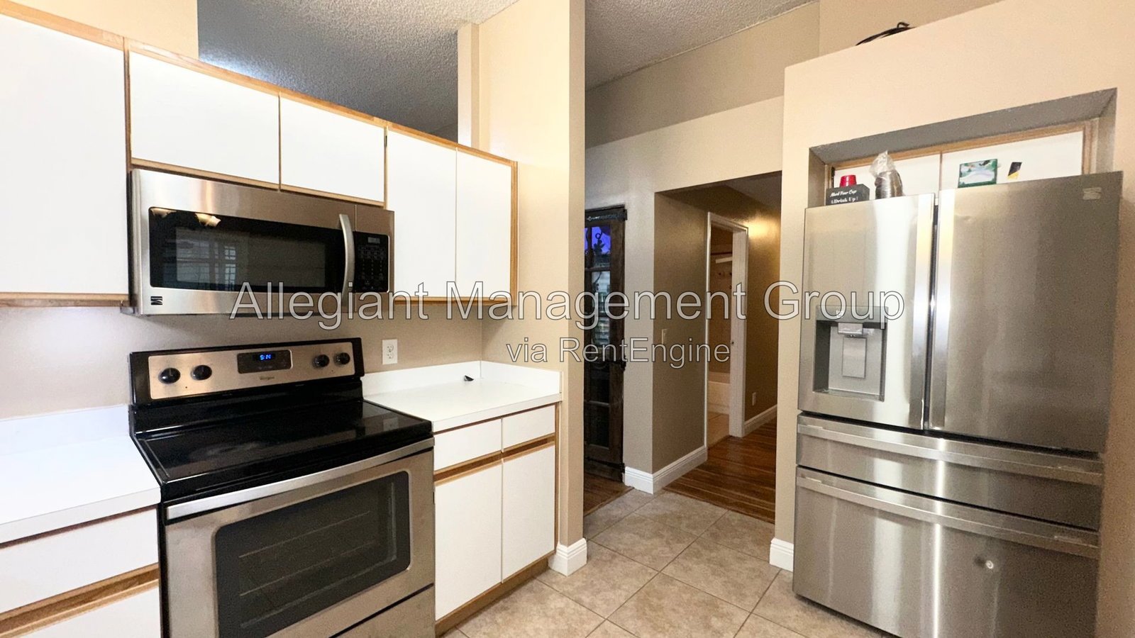 Orlando Home with 2-Car Garage & Spacious Driveway. property image