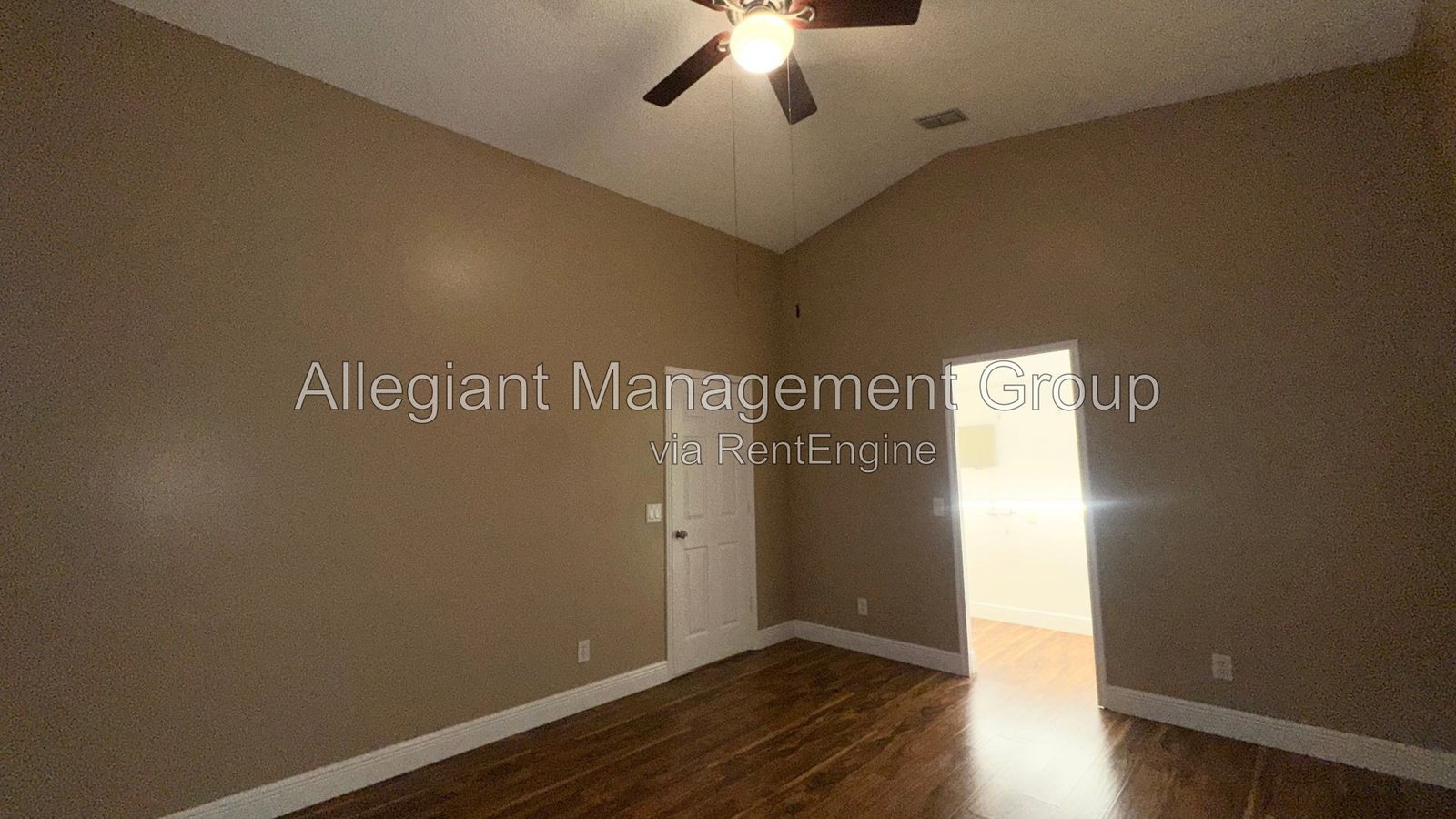 Orlando Home with 2-Car Garage & Spacious Driveway. property image