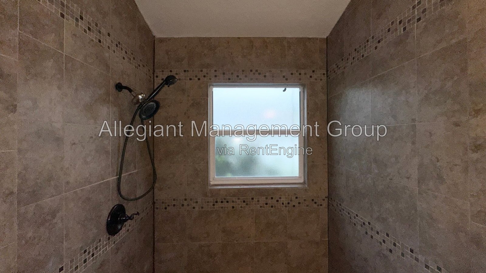 Orlando Home with 2-Car Garage & Spacious Driveway. property image