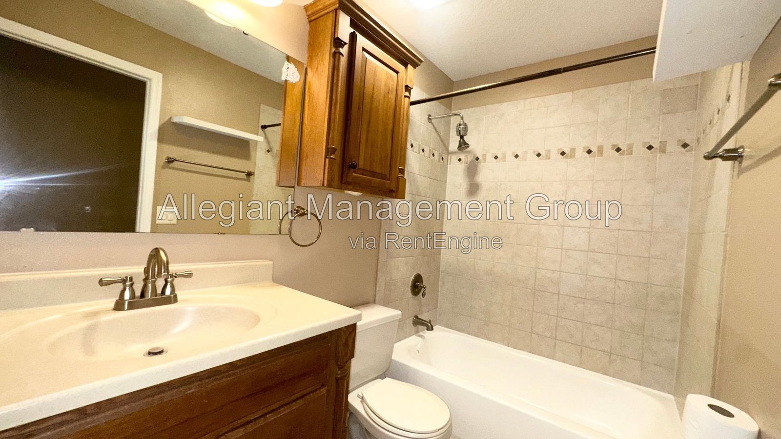 Orlando Home with 2-Car Garage & Spacious Driveway. property image