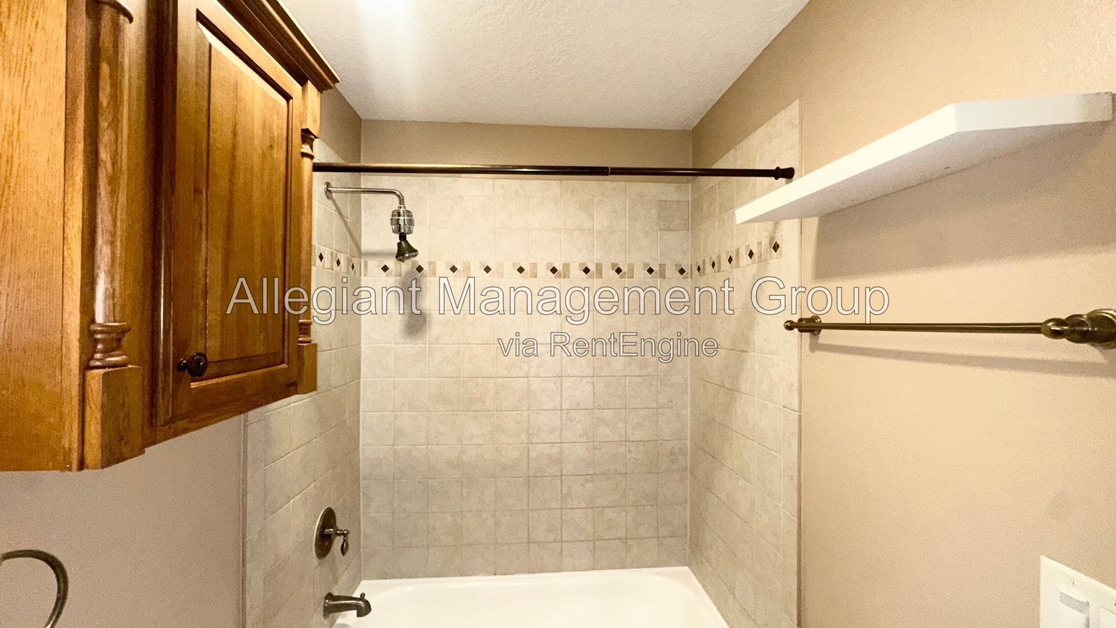Orlando Home with 2-Car Garage & Spacious Driveway. property image