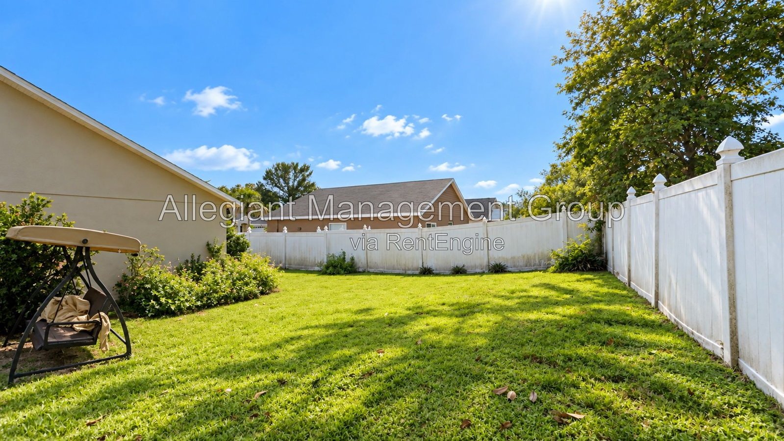 Orlando Home with 2-Car Garage & Spacious Driveway. property image