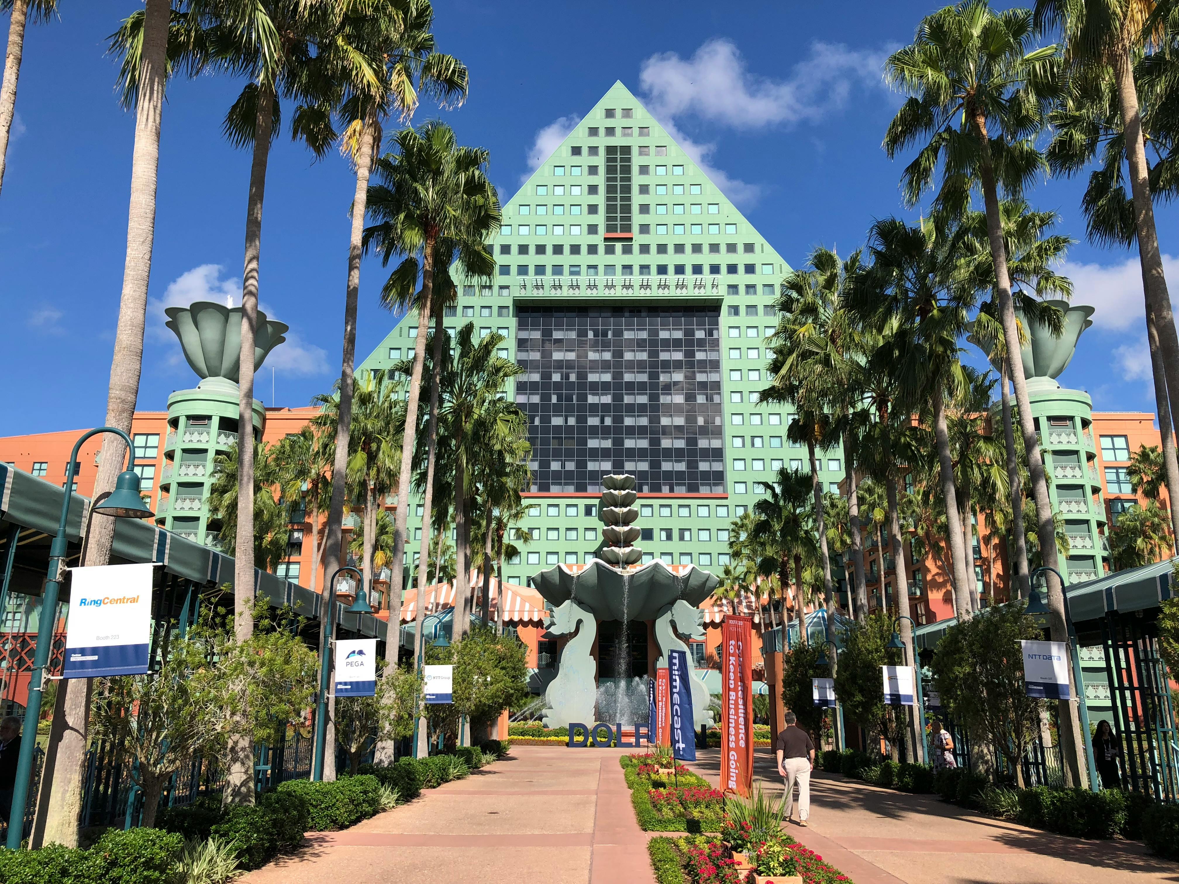 Swan Hotel in Kissimmee